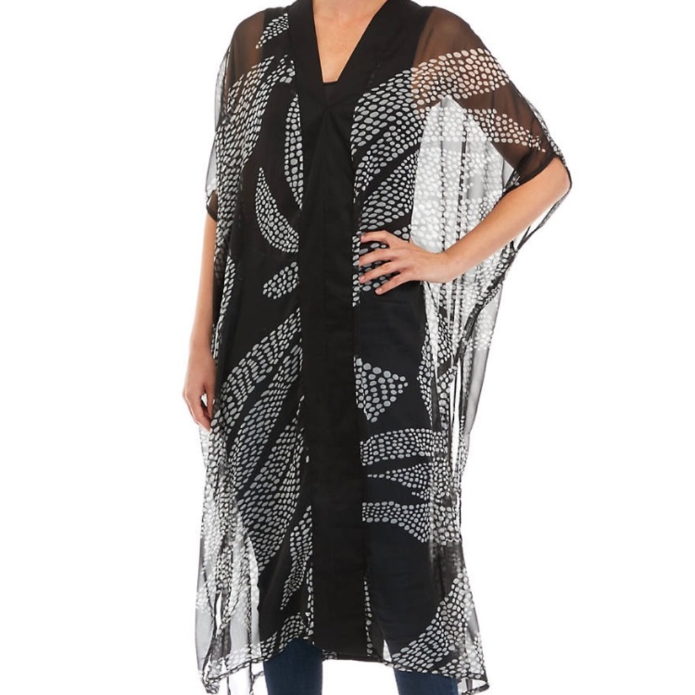 NWT Vince Camuto Tropical Printed Topper
